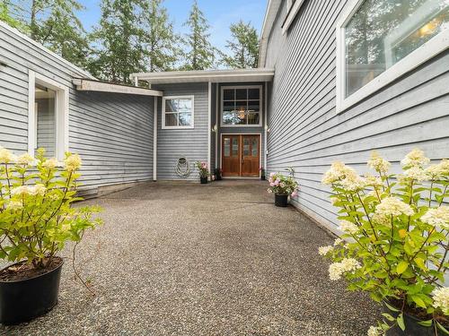 1038 Donwood Dr, Saanich, BC 