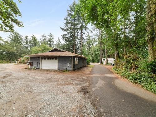 1038 Donwood Dr, Saanich, BC 