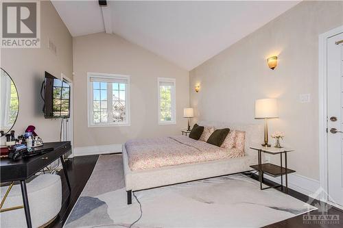 318 Laughlin Circle, Ottawa, ON - Indoor Photo Showing Bedroom