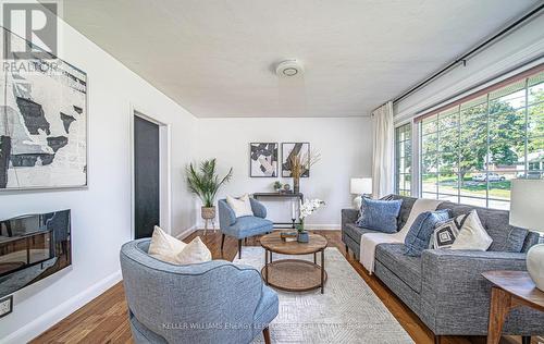 775 Shelley Avenue, Oshawa (Donevan), ON - Indoor Photo Showing Living Room