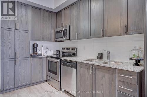 610 - 3091 Dufferin Street, Toronto (Yorkdale-Glen Park), ON - Indoor Photo Showing Kitchen With Double Sink With Upgraded Kitchen