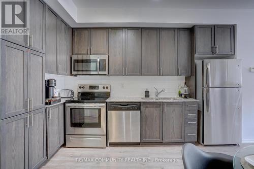 610 - 3091 Dufferin Street, Toronto (Yorkdale-Glen Park), ON - Indoor Photo Showing Kitchen With Stainless Steel Kitchen