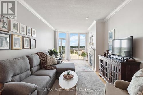 905 - 50 Old Mill Road, Oakville, ON - Indoor Photo Showing Living Room