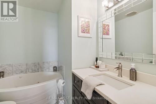 905 - 50 Old Mill Road, Oakville, ON - Indoor Photo Showing Bathroom