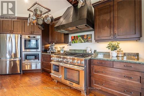 76 Oak Avenue, Hamilton (Dundas), ON - Indoor Photo Showing Kitchen