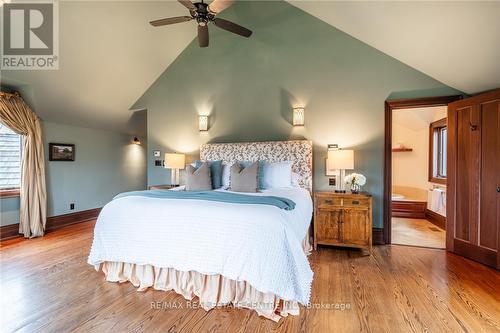 76 Oak Avenue, Hamilton (Dundas), ON - Indoor Photo Showing Bedroom