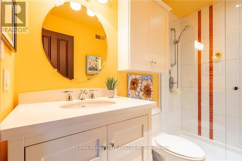 76 Oak Avenue, Hamilton, ON - Indoor Photo Showing Bathroom