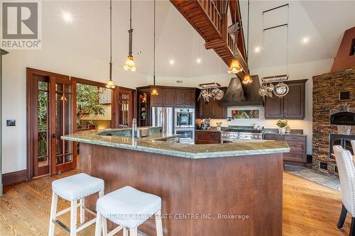 76 Oak Avenue, Hamilton, ON - Indoor Photo Showing Kitchen