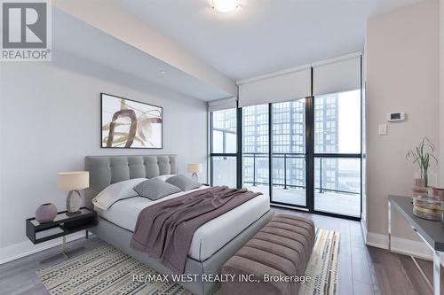 606 - 2900 Highway 7 Road, Vaughan, ON - Indoor Photo Showing Bedroom