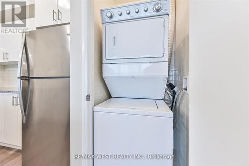 606 - 2900 Highway 7 Road, Vaughan, ON - Indoor Photo Showing Laundry Room