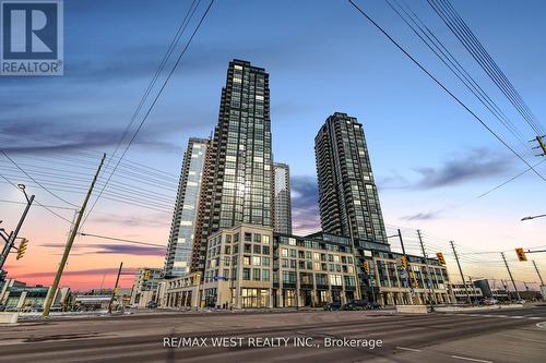 606 - 2900 Highway 7 Road, Vaughan, ON - Outdoor With Facade