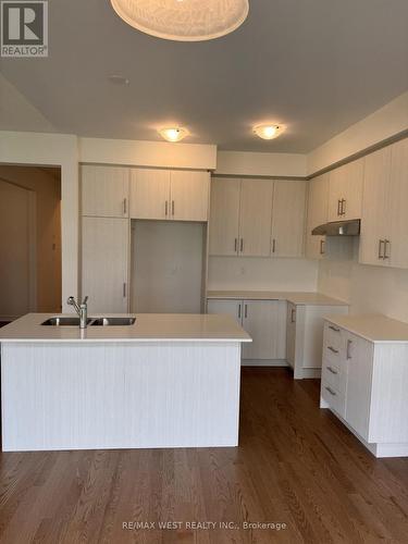 11 Gemini Drive, Barrie, ON - Indoor Photo Showing Kitchen With Double Sink