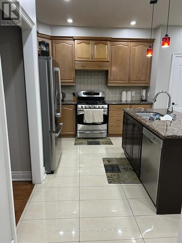 8 Redwillow Road, Brampton (Bram East), ON - Indoor Photo Showing Kitchen