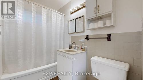 10 Home Street, Guelph, ON - Indoor Photo Showing Bathroom