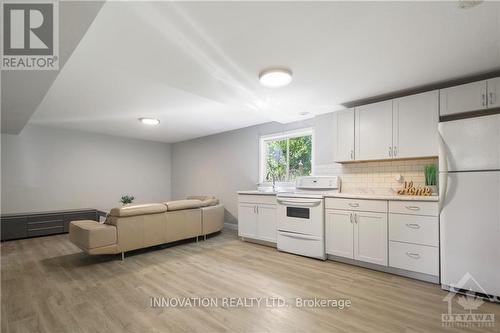 2466 Ashton Station Road, Lanark, ON - Indoor Photo Showing Kitchen