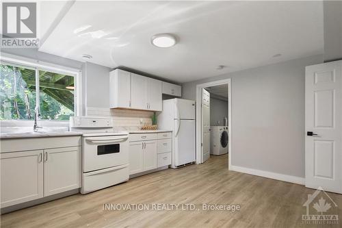 2466 Ashton Station Road, Lanark, ON - Indoor Photo Showing Kitchen