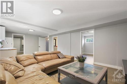 2466 Ashton Station Road, Lanark, ON - Indoor Photo Showing Living Room