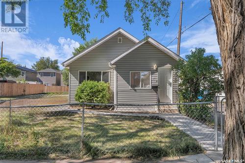 1131 E Avenue N, Saskatoon, SK - Outdoor