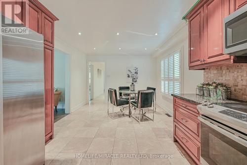 19 Cabinet Crescent, Vaughan, ON - Indoor Photo Showing Kitchen