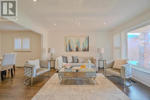 19 Cabinet Crescent, Vaughan, ON - Indoor Photo Showing Living Room