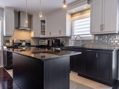 Kitchen - 12515  - 12517 60E Avenue (R.-D.-P.), Montréal (Rivière-Des-Prairies/Pointe-Aux-Trembles), QC - Indoor Photo Showing Kitchen With Upgraded Kitchen