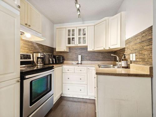 Kitchen - 128 Rue Sherbrooke, Gatineau (Hull), QC - Indoor Photo Showing Kitchen With Double Sink