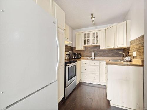 Kitchen - 128 Rue Sherbrooke, Gatineau (Hull), QC - Indoor Photo Showing Kitchen