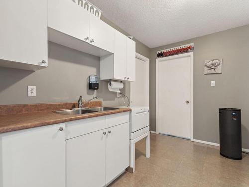 Kitchen - 128 Rue Sherbrooke, Gatineau (Hull), QC - Indoor Photo Showing Kitchen With Double Sink