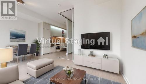 2505 - 101 Peter Street, Toronto (Waterfront Communities), ON - Indoor Photo Showing Living Room