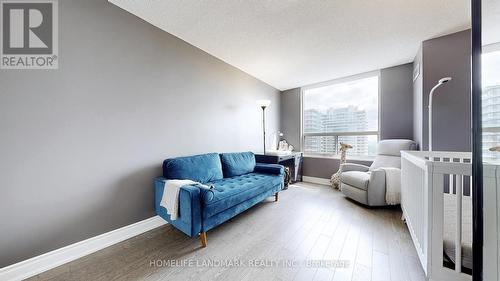 2806 - 100 Upper Madison Avenue, Toronto (Lansing-Westgate), ON - Indoor Photo Showing Living Room