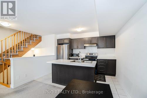 48 Porcelain Way, Whitby (Rolling Acres), ON - Indoor Photo Showing Kitchen With Double Sink