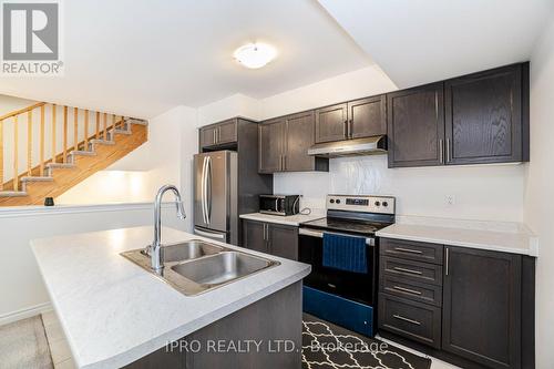 48 Porcelain Way, Whitby (Rolling Acres), ON - Indoor Photo Showing Kitchen With Double Sink