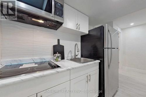 15 Hallbank Terrace, Toronto (Agincourt South-Malvern West), ON - Indoor Photo Showing Kitchen