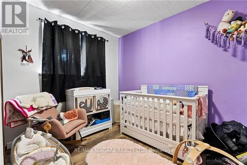 41 Carleton Street S, Thorold, ON - Indoor Photo Showing Bedroom