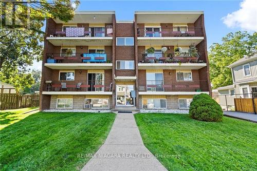 41 Carleton Street S, Thorold, ON - Outdoor With Facade