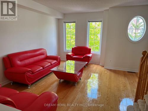 343 Caboto Trail, Markham (Village Green-South Unionville), ON - Indoor Photo Showing Living Room