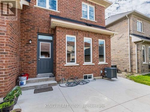 40 Saint Dennis Road, Brampton (Sandringham-Wellington North), ON - Outdoor