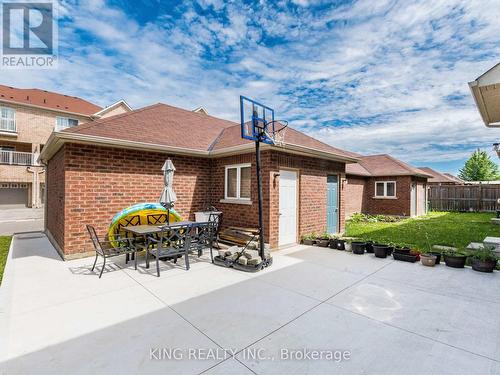 40 Saint Dennis Road, Brampton, ON - Outdoor