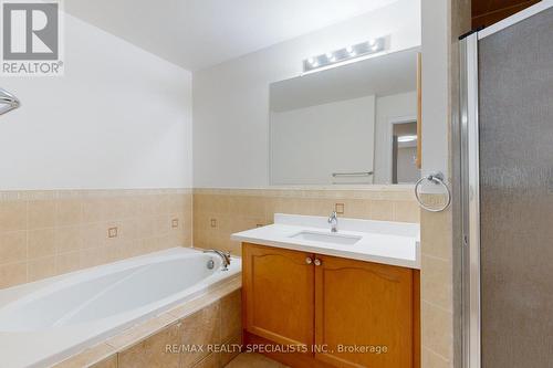 6028 Silken Laumann Way E, Mississauga, ON - Indoor Photo Showing Bathroom