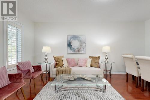 6028 Silken Laumann Way E, Mississauga, ON - Indoor Photo Showing Living Room