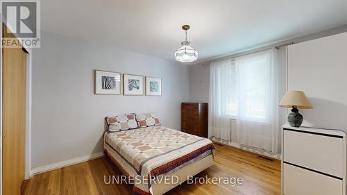 7028 Justine Drive, Mississauga, ON - Indoor Photo Showing Bedroom