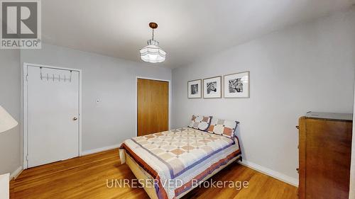 7028 Justine Drive, Mississauga, ON - Indoor Photo Showing Bedroom