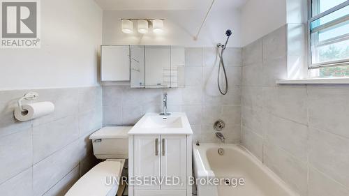 7028 Justine Drive, Mississauga, ON - Indoor Photo Showing Bathroom