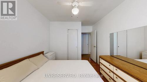 7028 Justine Drive, Mississauga, ON - Indoor Photo Showing Bedroom