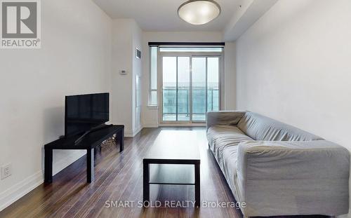 1110 - 7165 Yonge Street, Markham (Grandview), ON - Indoor Photo Showing Living Room