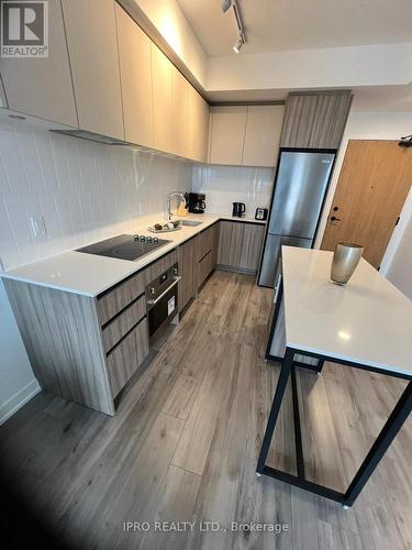 1519 - 7950 Bathurst Street S, Vaughan, ON - Indoor Photo Showing Kitchen