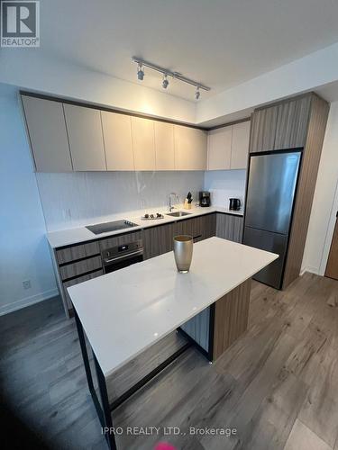 1519 - 7950 Bathurst Street S, Vaughan, ON - Indoor Photo Showing Kitchen