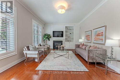 24 Sachet Drive, Richmond Hill (Oak Ridges Lake Wilcox), ON - Indoor Photo Showing Living Room With Fireplace