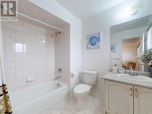 15 Frobisher Street, Richmond Hill (Langstaff), ON - Indoor Photo Showing Bathroom