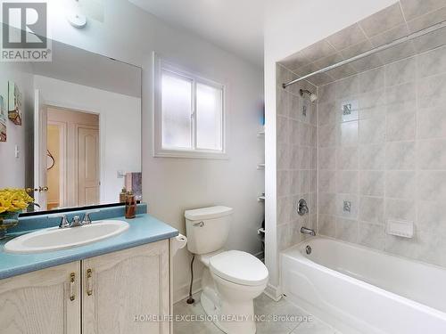 15 Frobisher Street, Richmond Hill (Langstaff), ON - Indoor Photo Showing Bathroom